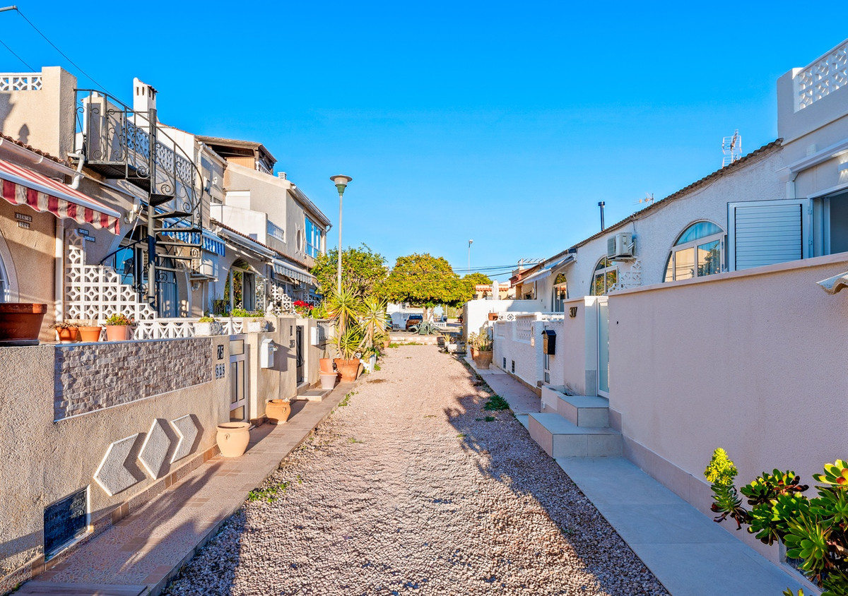 Se vende Adosada de 2 dormitorios en Costa Blanca, Alicante, España