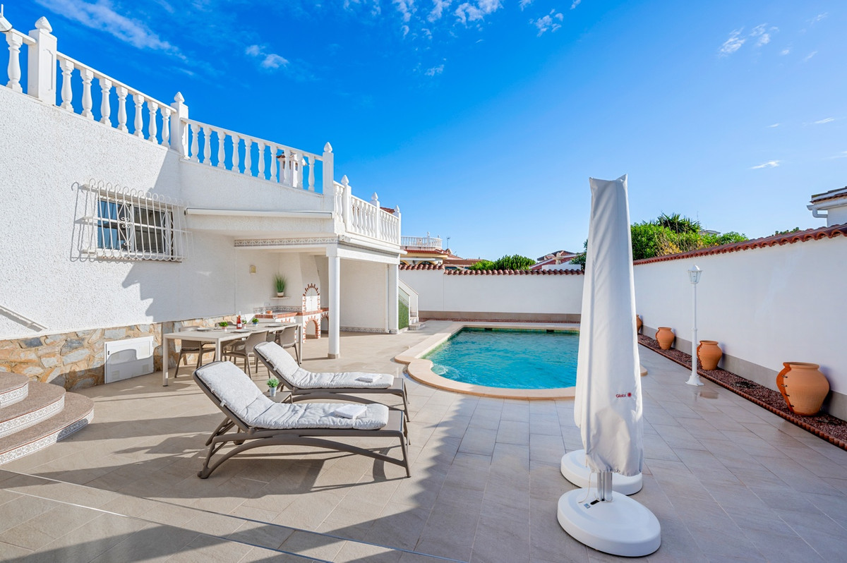 3 Bed Townhouse for sale in Rojales Costa Blanca, Alicante, Spain