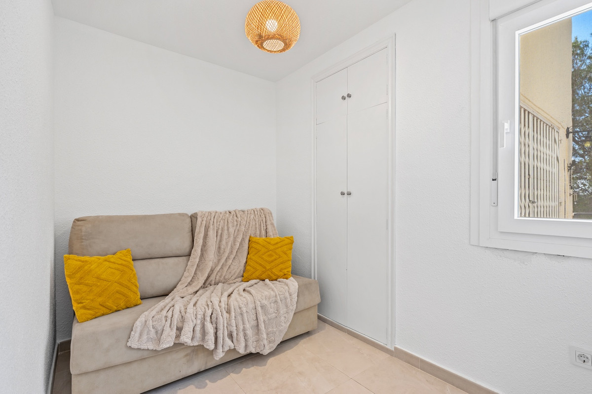 Se vende Apartamento Planta Media de 2 dormitorios en Costa Blanca, Alicante, España