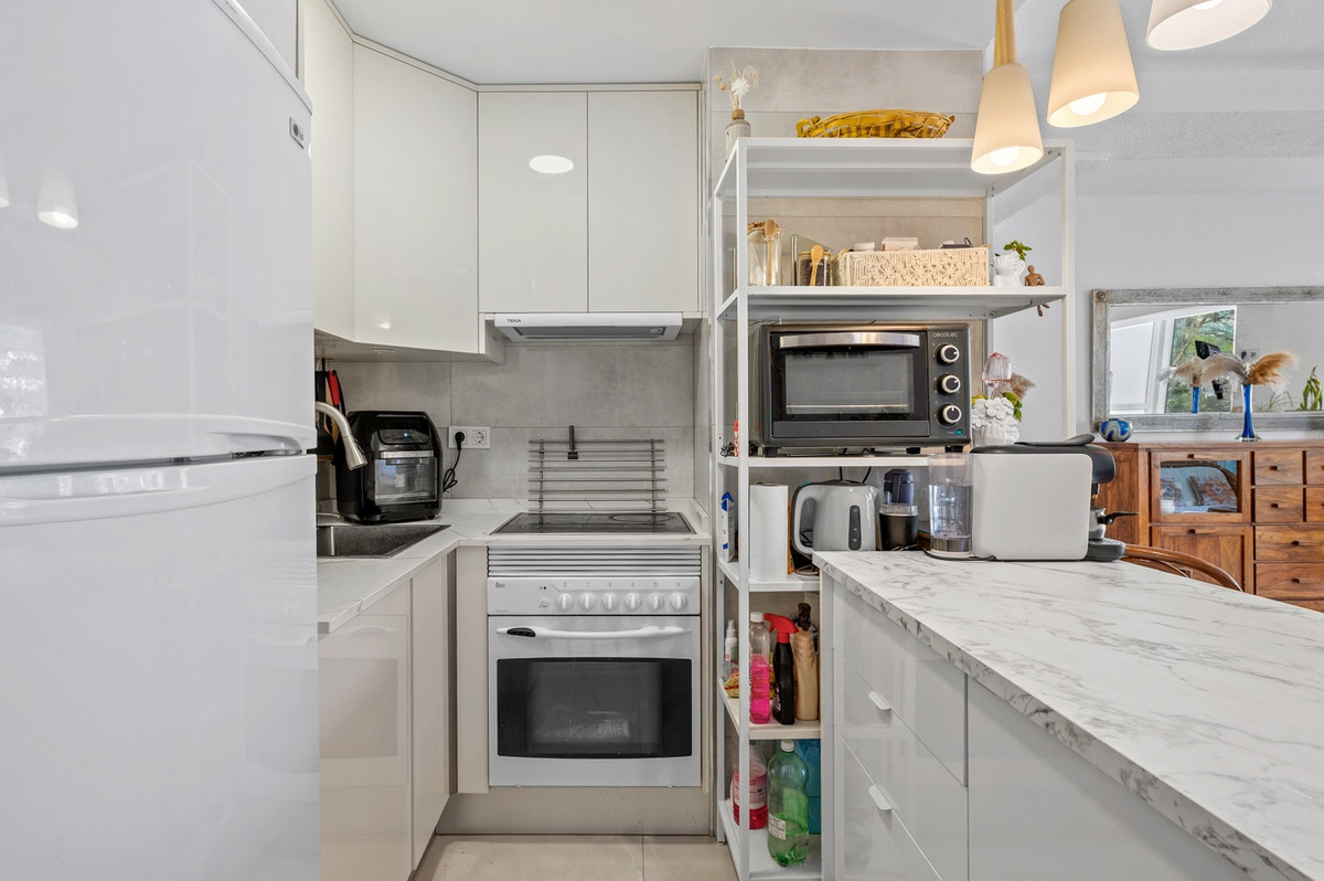 Se vende Apartamento Planta Media de 2 dormitorios en Costa Blanca, Alicante, España