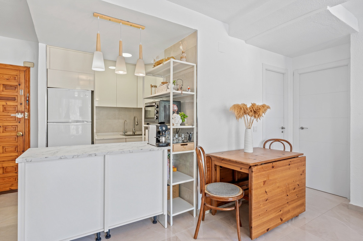 Se vende Apartamento Planta Media de 2 dormitorios en Costa Blanca, Alicante, España