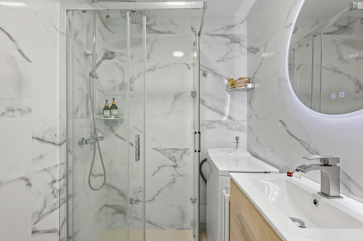 Se vende Apartamento Planta Media de 2 dormitorios en Costa Blanca, Alicante, España