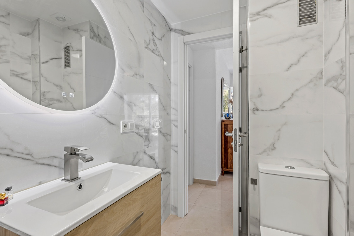 Se vende Apartamento Planta Media de 2 dormitorios en Costa Blanca, Alicante, España