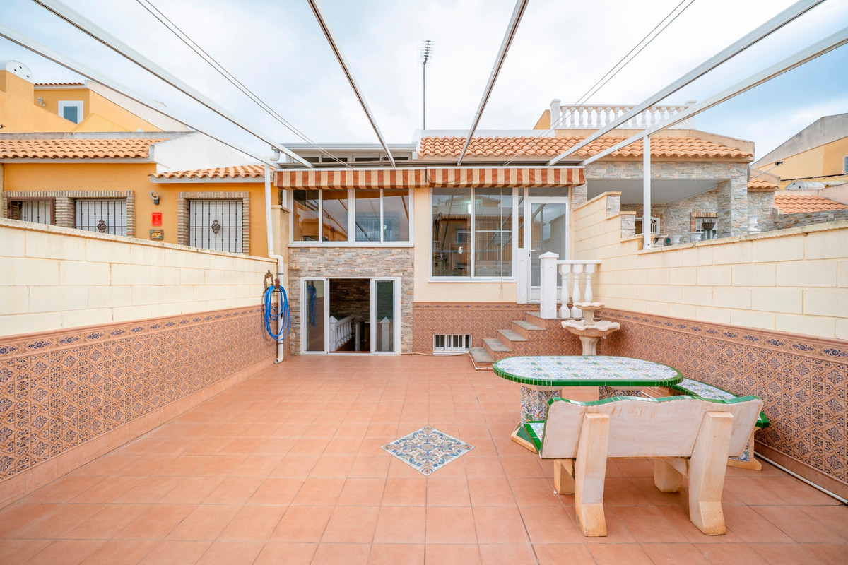 Se vende Adosada de 2 dormitorios en Costa Blanca, Alicante, España