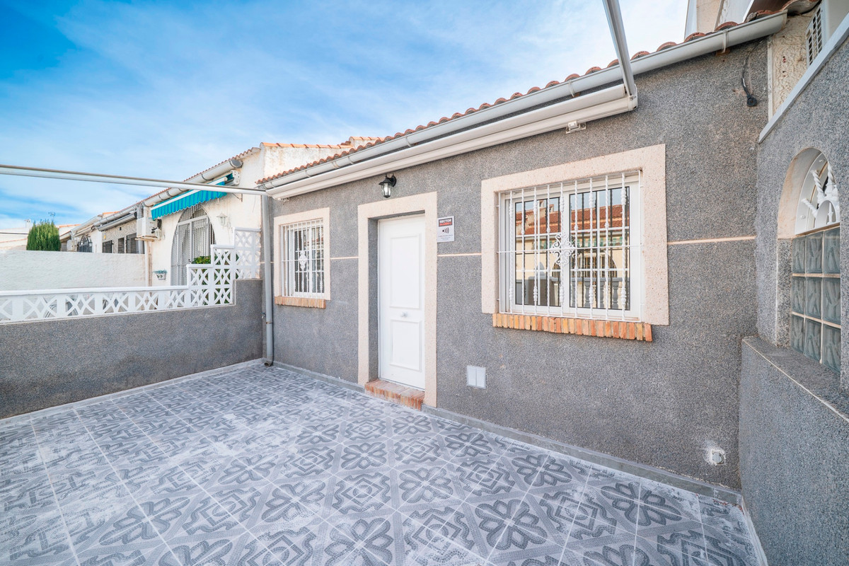 Se vende Bungalow de 2 dormitorios en Costa Blanca, Alicante, España
