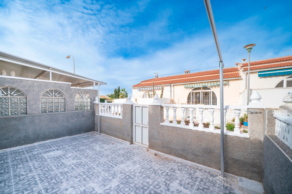 Se vende Bungalow de 2 dormitorios en Costa Blanca, Alicante, España