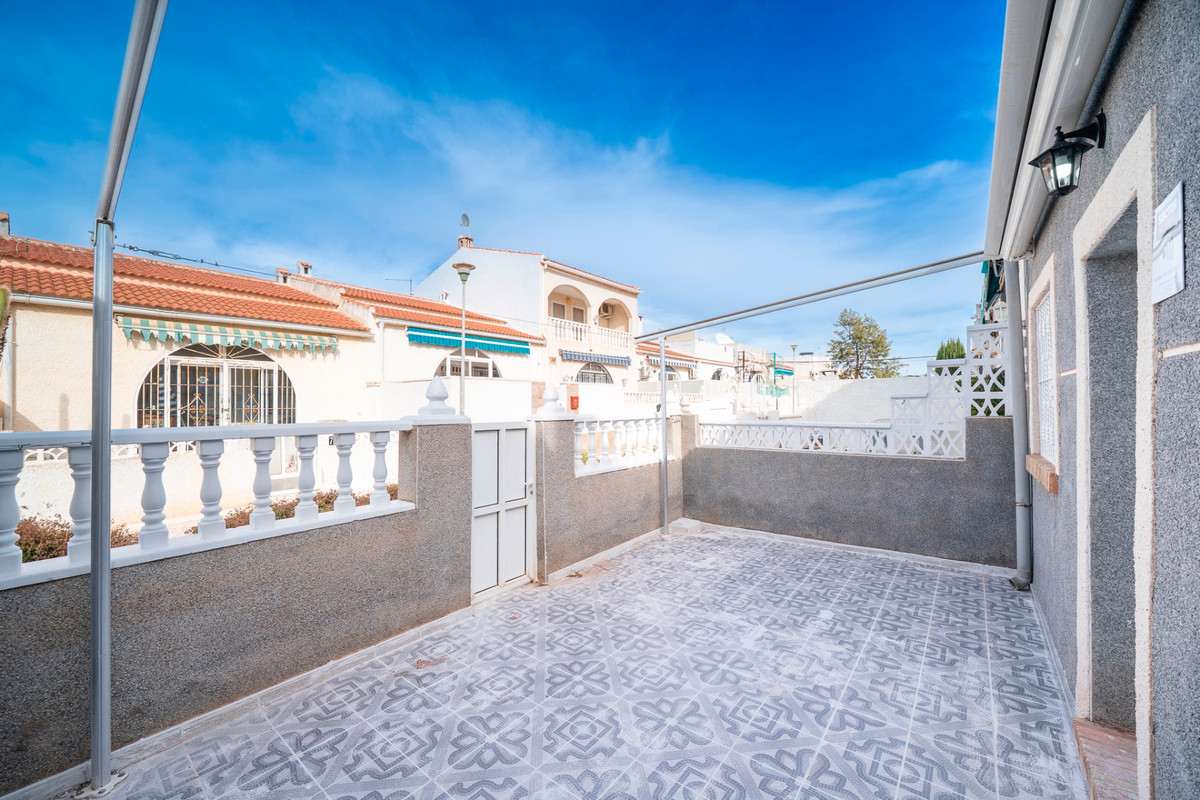 Se vende Bungalow de 2 dormitorios en Costa Blanca, Alicante, España