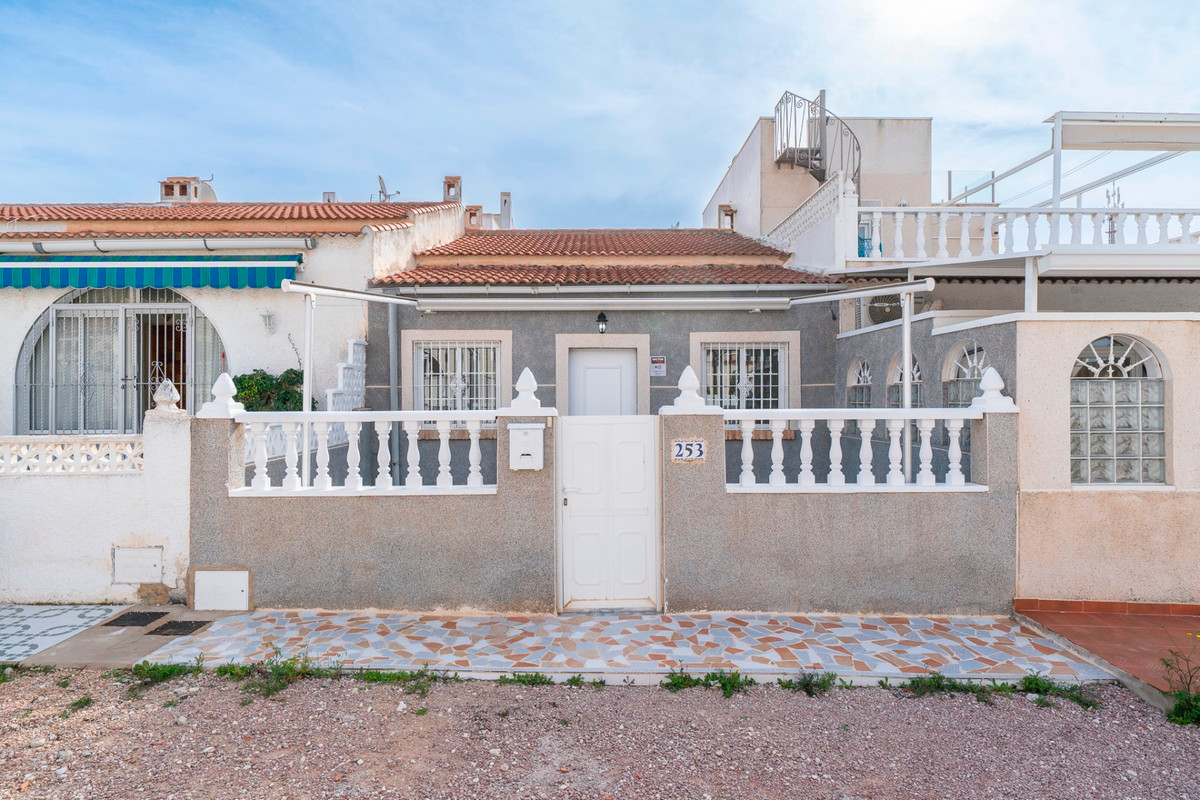 Se vende Bungalow de 2 dormitorios en Costa Blanca, Alicante, España