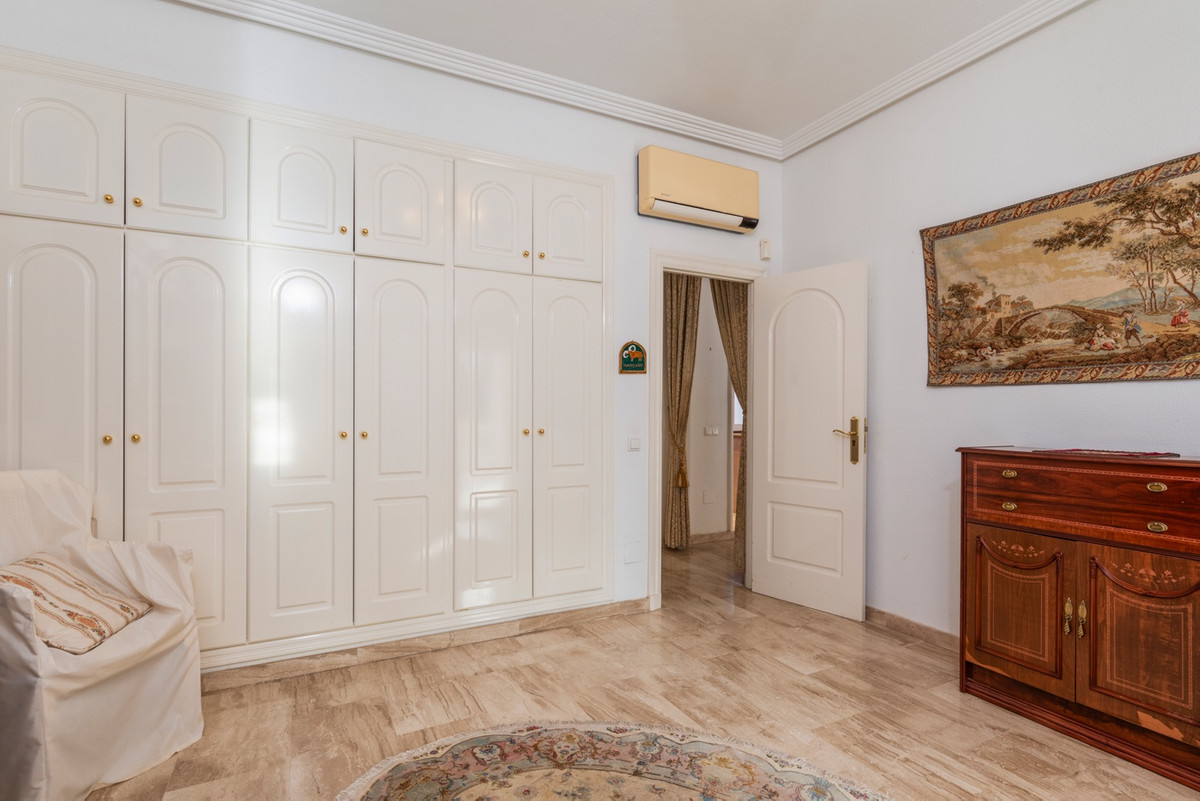 5 Bed Townhouse for sale in Dona Pepa Costa Blanca, Alicante, Spain