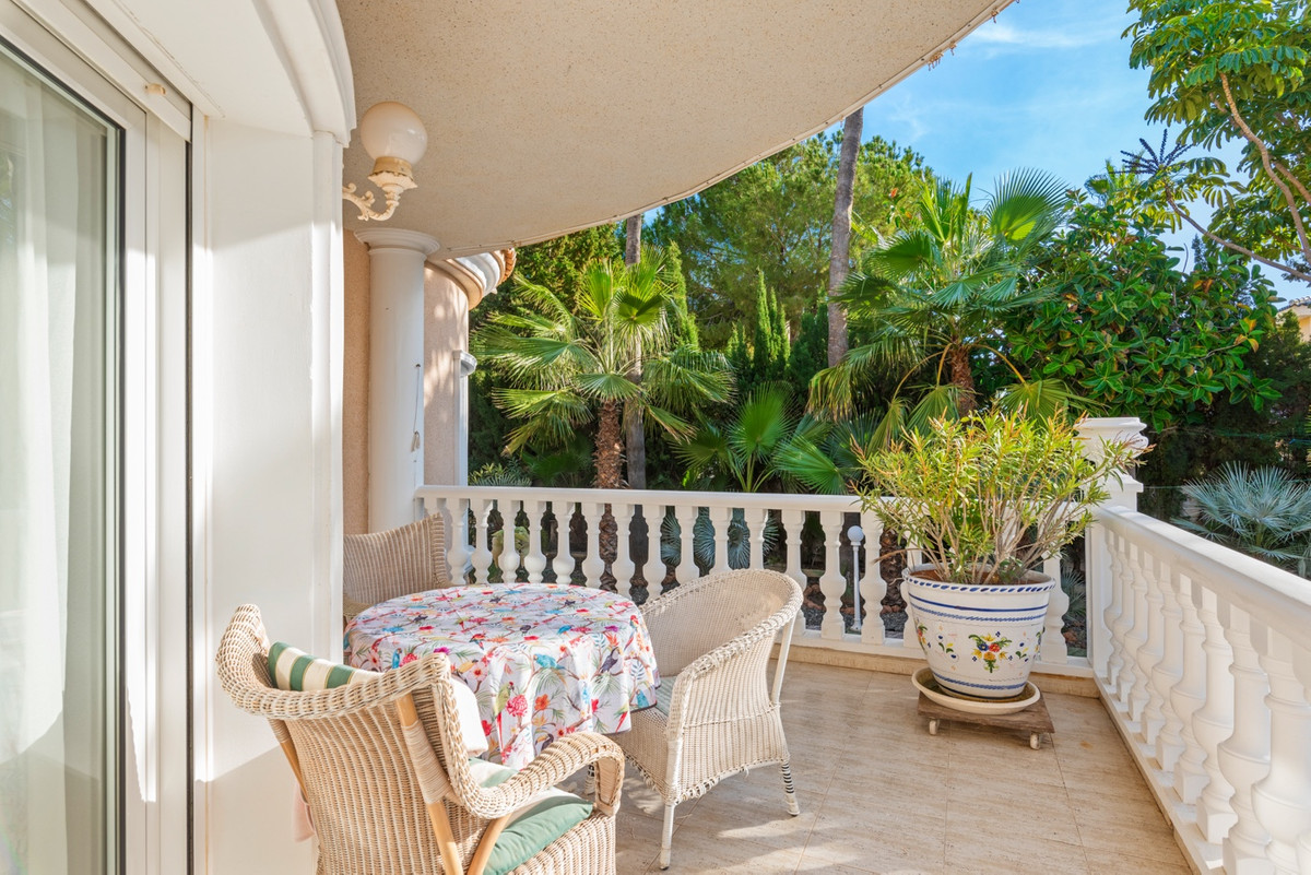 5 Bed Townhouse for sale in Dona Pepa Costa Blanca, Alicante, Spain