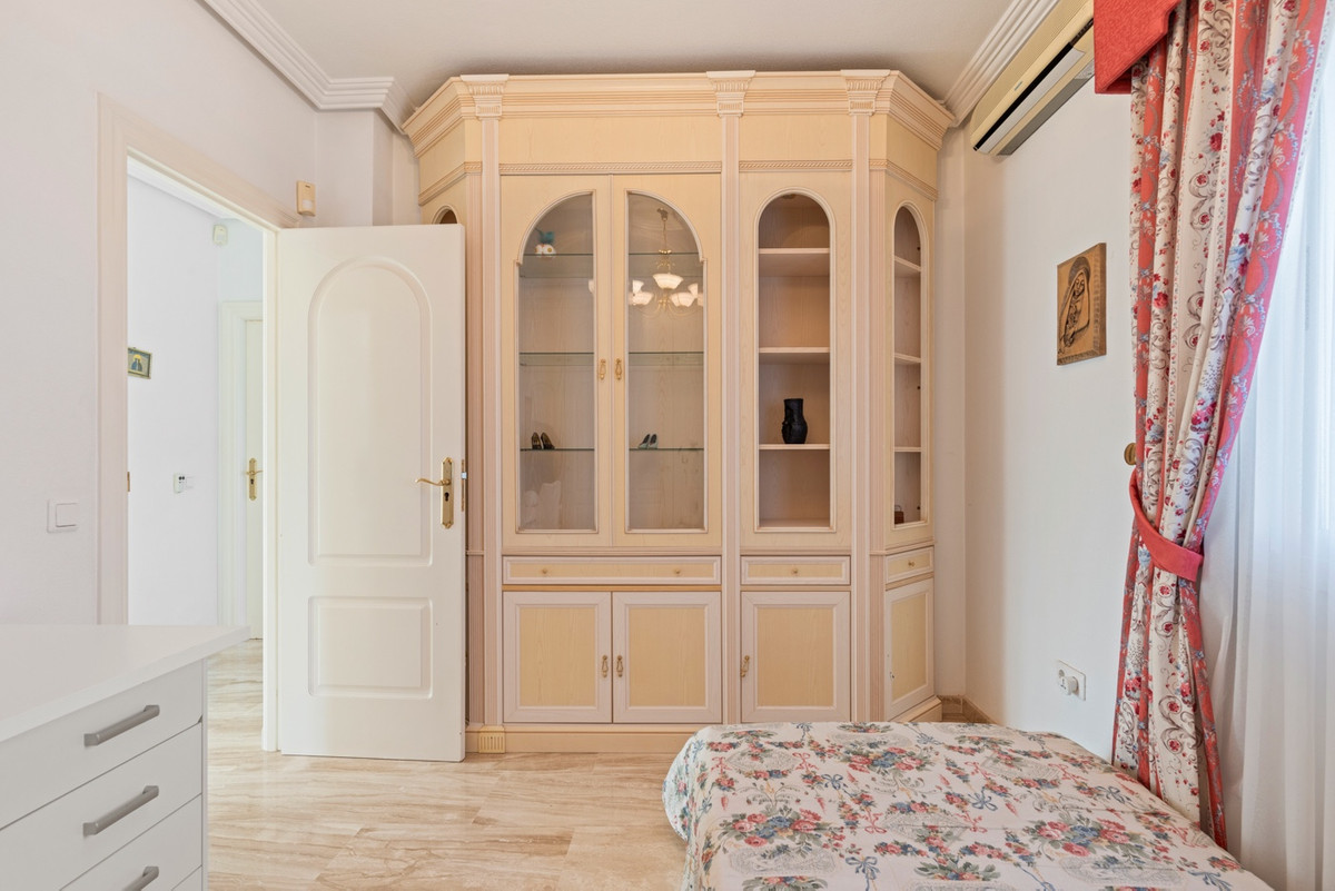 5 Bed Townhouse for sale in Dona Pepa Costa Blanca, Alicante, Spain