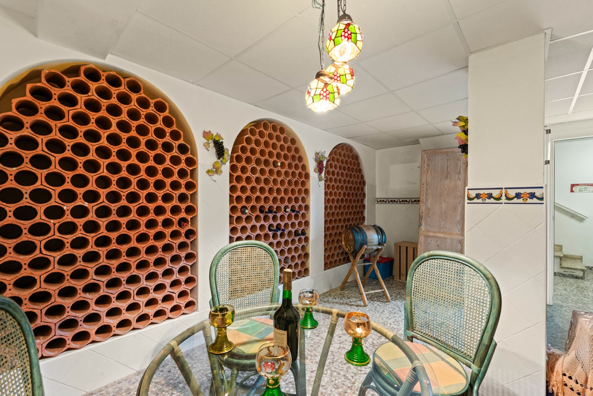 5 Bed Townhouse for sale in Dona Pepa Costa Blanca, Alicante, Spain