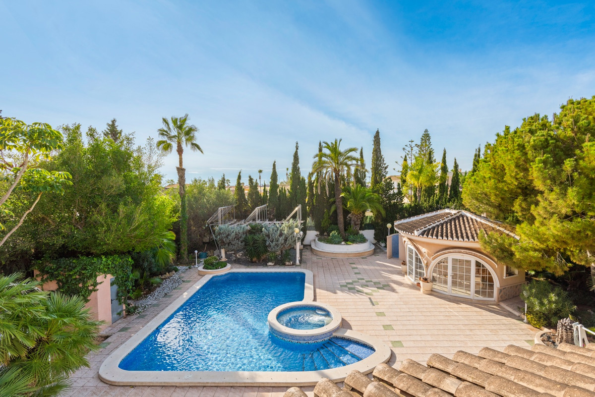 5 Bed Townhouse for sale in Dona Pepa Costa Blanca, Alicante, Spain