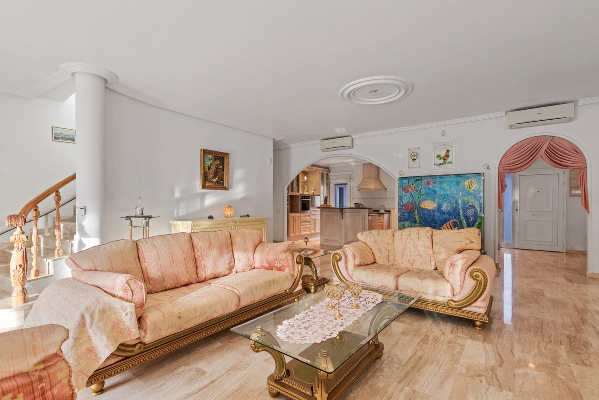 5 Bed Townhouse for sale in Dona Pepa Costa Blanca, Alicante, Spain