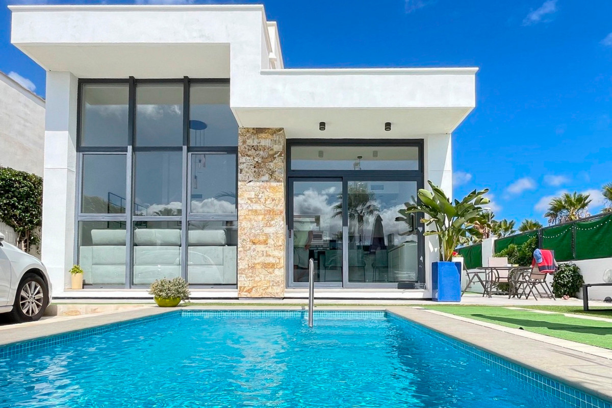 2 Bed Townhouse for sale in Rojales Costa Blanca, Alicante, Spain