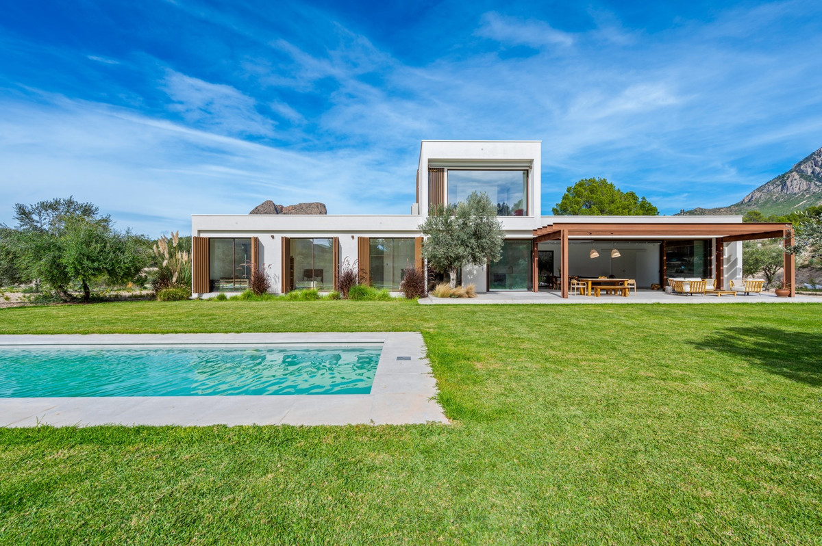 4 Bed Townhouse for sale in Finestrat Costa Blanca, Alicante, Spain