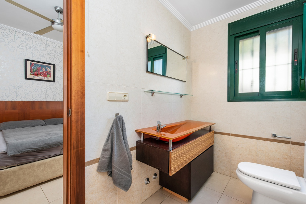 Se vende Villa - Chalet de 4 dormitorios en Costa Blanca, Alicante, España