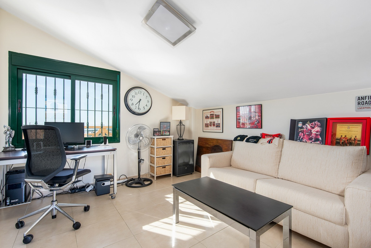 Se vende Villa - Chalet de 4 dormitorios en Costa Blanca, Alicante, España