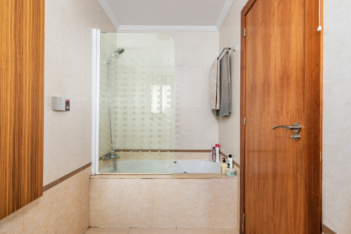 Se vende Villa - Chalet de 4 dormitorios en Costa Blanca, Alicante, España