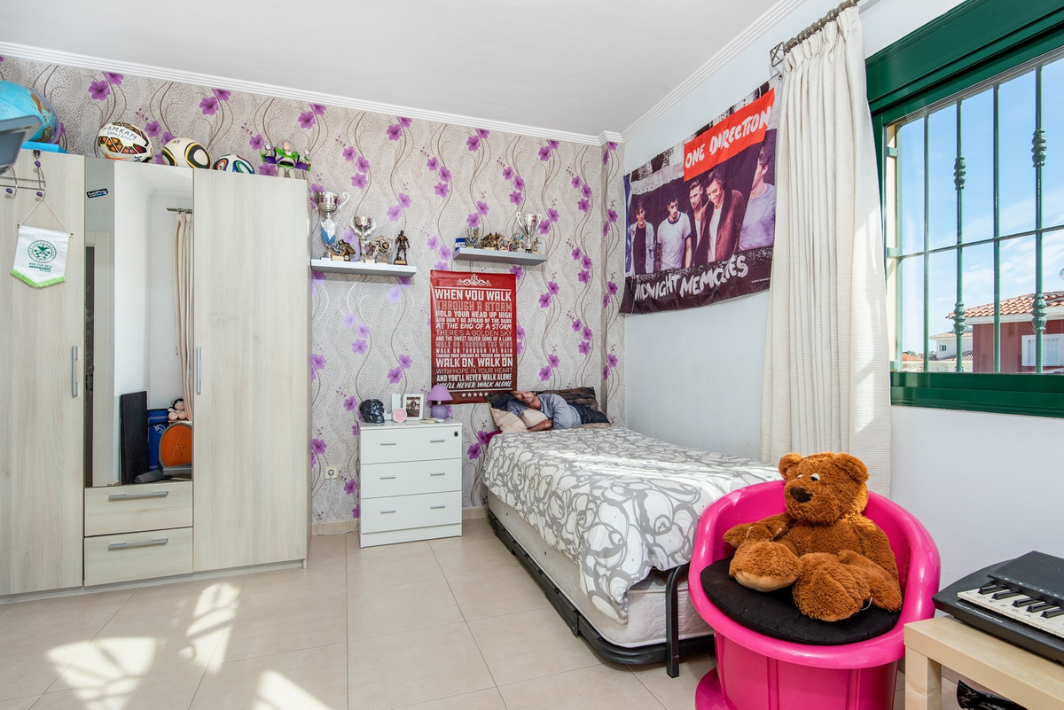 Se vende Villa - Chalet de 4 dormitorios en Costa Blanca, Alicante, España