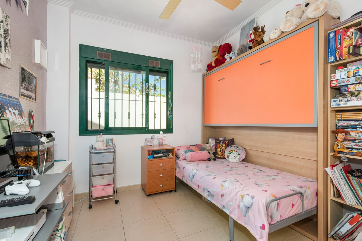 Se vende Villa - Chalet de 4 dormitorios en Costa Blanca, Alicante, España