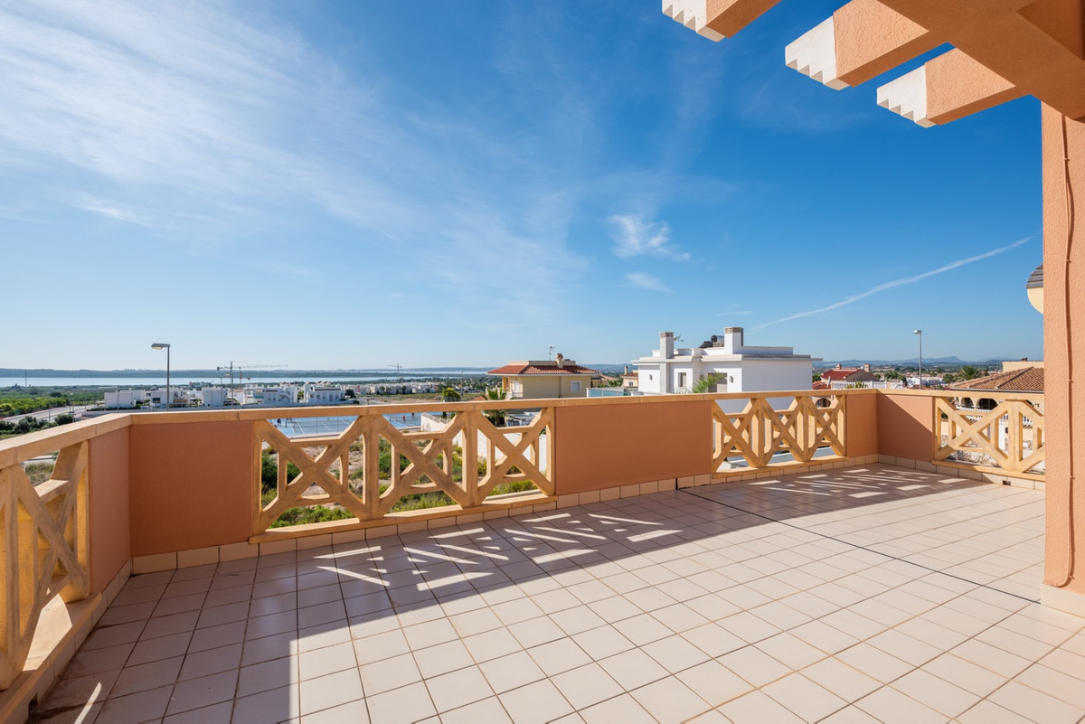 Se vende Villa - Chalet de 4 dormitorios en Costa Blanca, Alicante, España