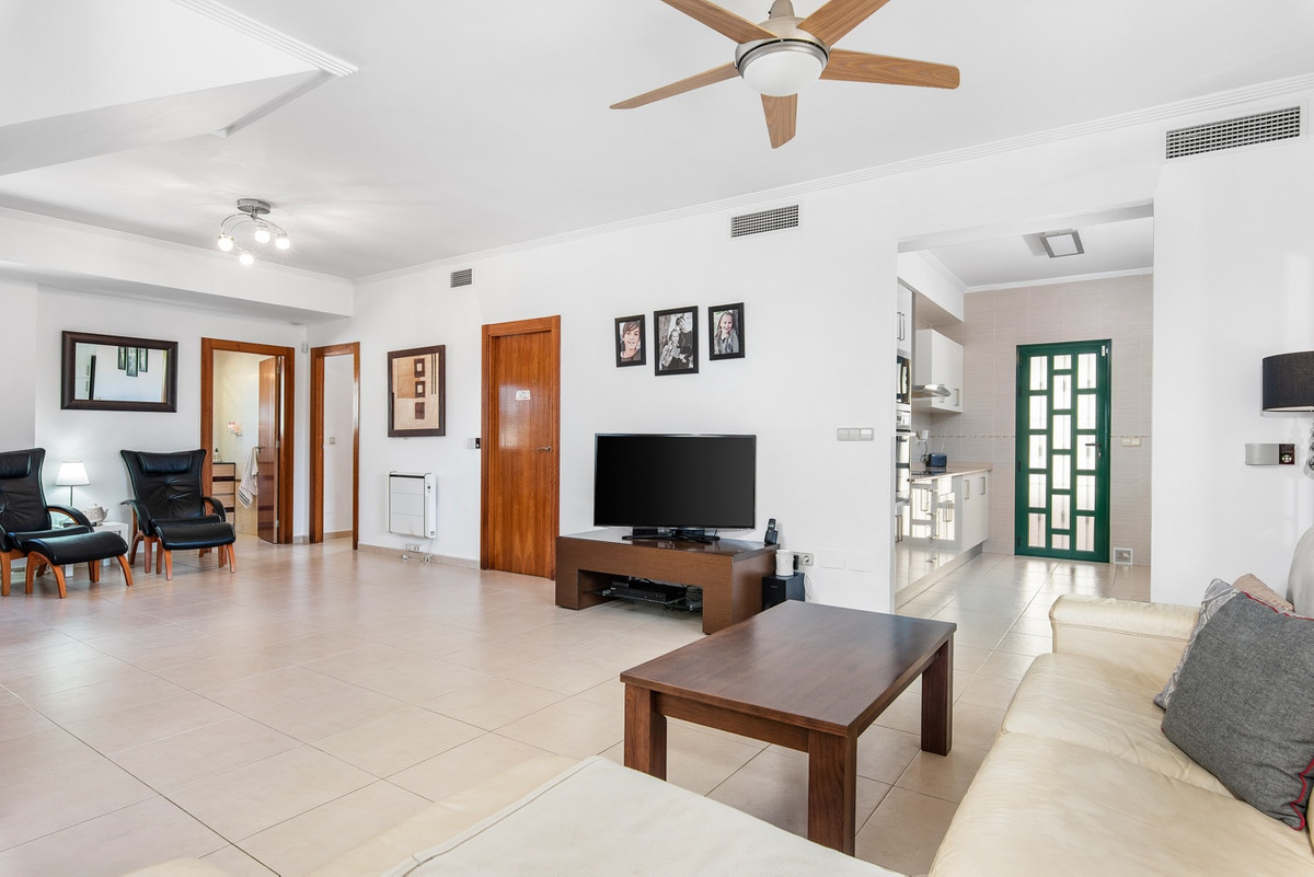 Se vende Villa - Chalet de 4 dormitorios en Costa Blanca, Alicante, España