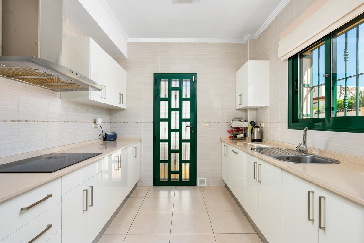Se vende Villa - Chalet de 4 dormitorios en Costa Blanca, Alicante, España