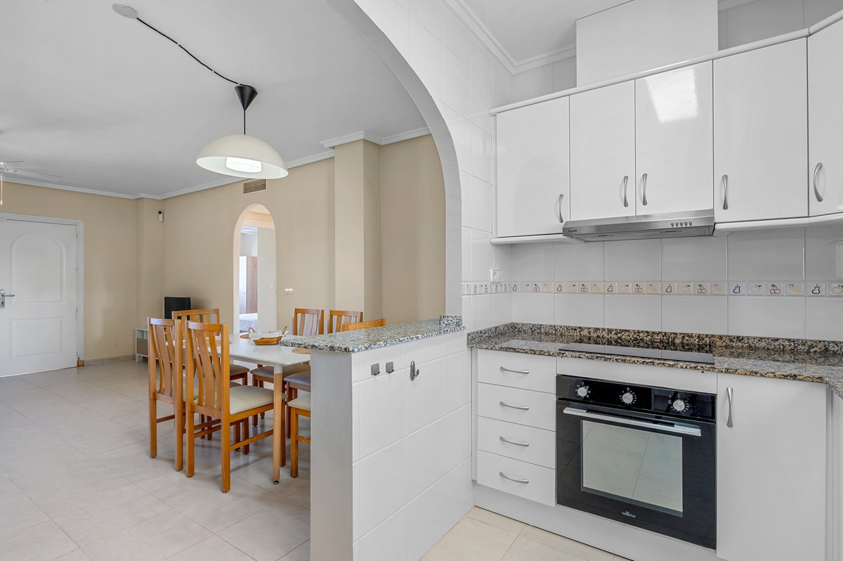 Se vende Apartamento en Planta Última de 2 dormitorios en Costa Blanca, Alicante, España