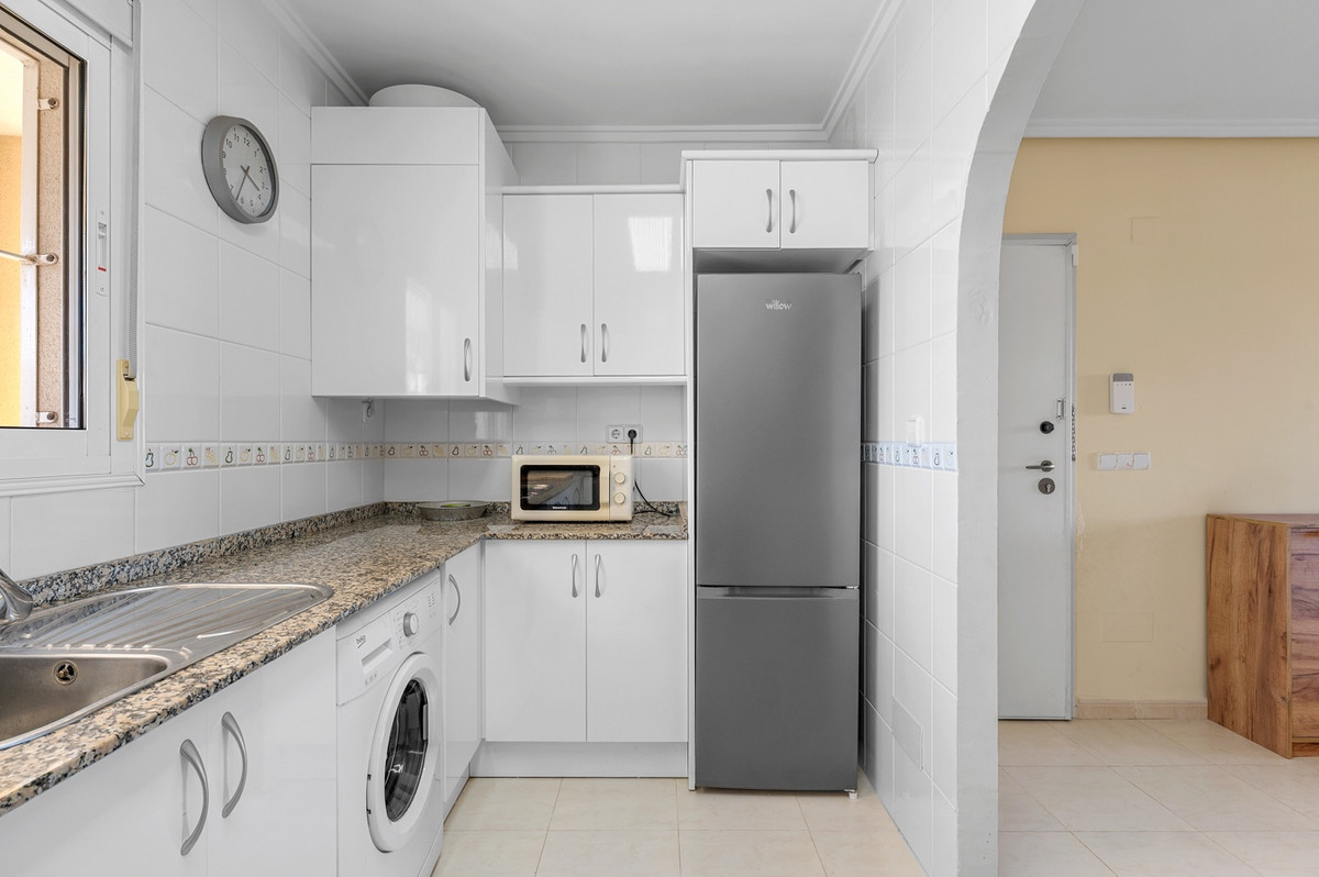 Se vende Apartamento en Planta Última de 2 dormitorios en Costa Blanca, Alicante, España
