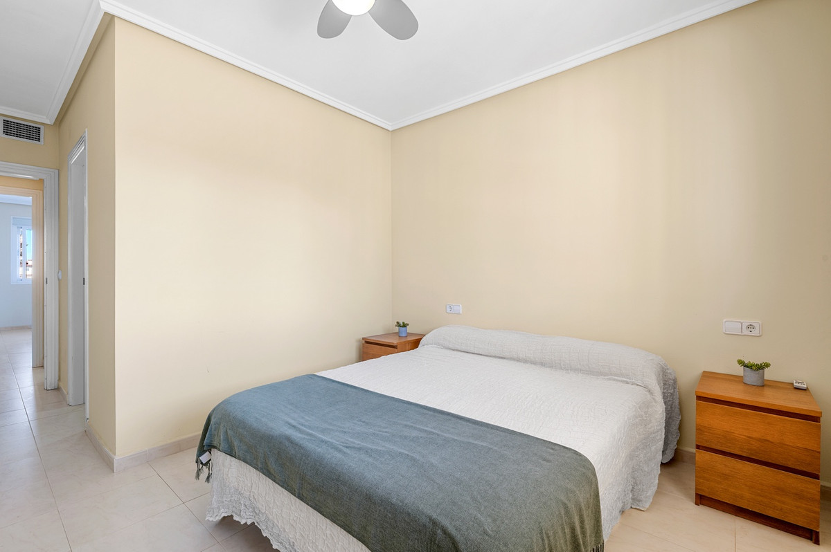 Se vende Apartamento en Planta Última de 2 dormitorios en Costa Blanca, Alicante, España