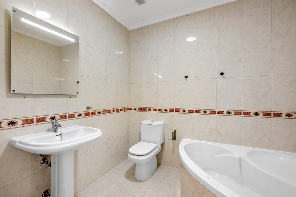 Se vende Apartamento en Planta Última de 2 dormitorios en Costa Blanca, Alicante, España