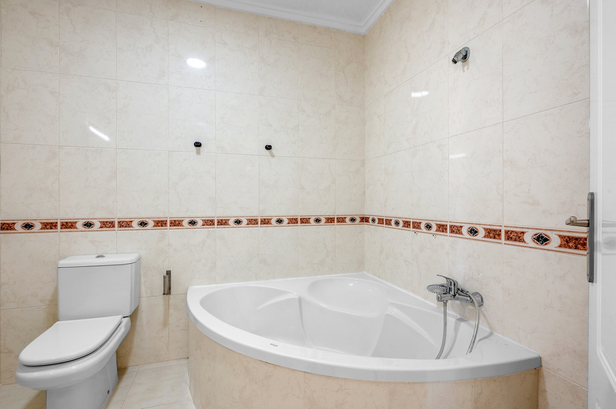 Se vende Apartamento en Planta Última de 2 dormitorios en Costa Blanca, Alicante, España