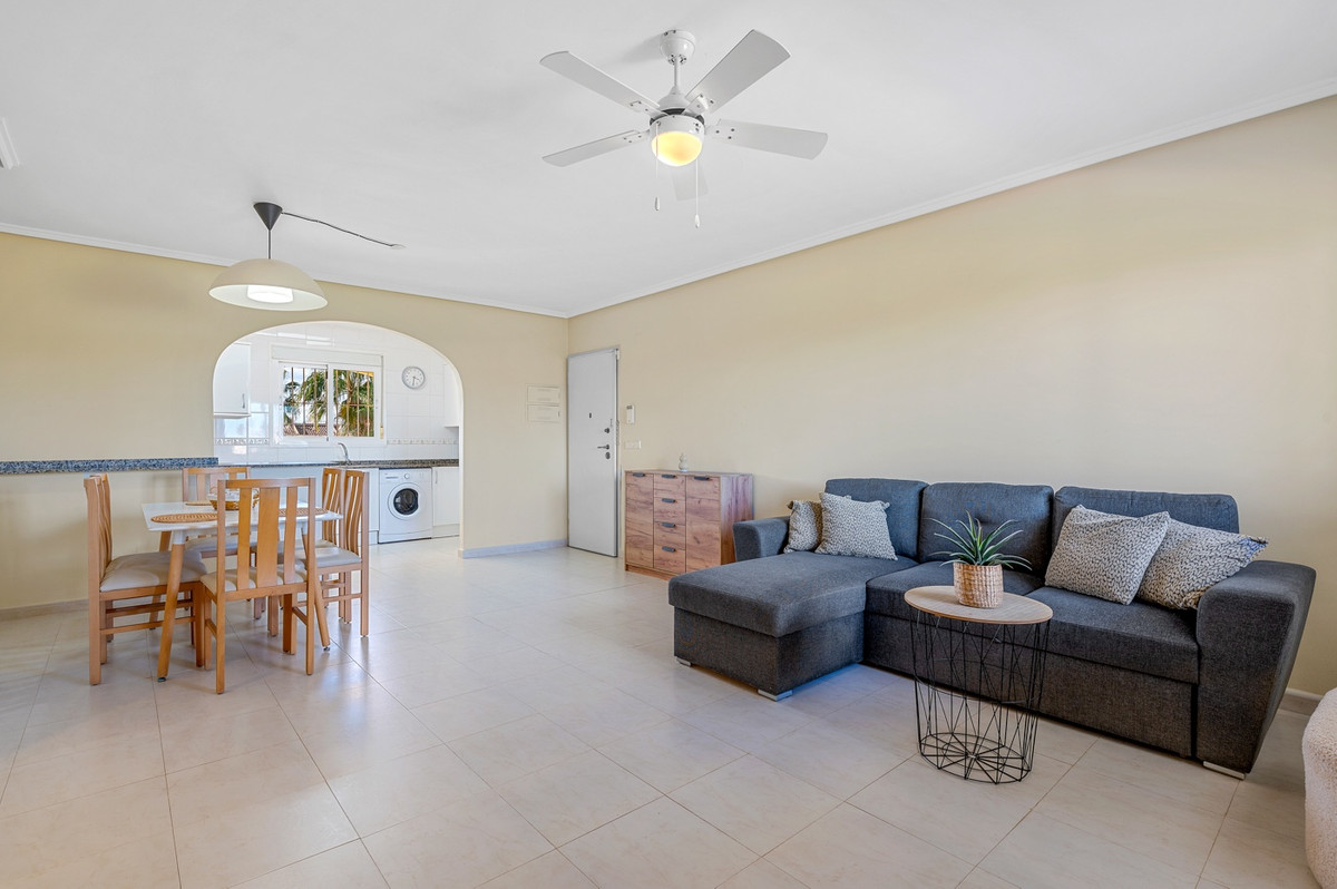 Se vende Apartamento en Planta Última de 2 dormitorios en Costa Blanca, Alicante, España