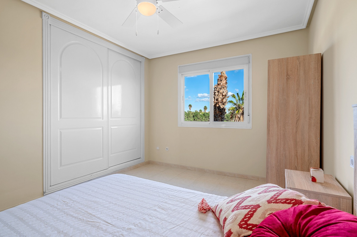 Se vende Apartamento en Planta Última de 2 dormitorios en Costa Blanca, Alicante, España