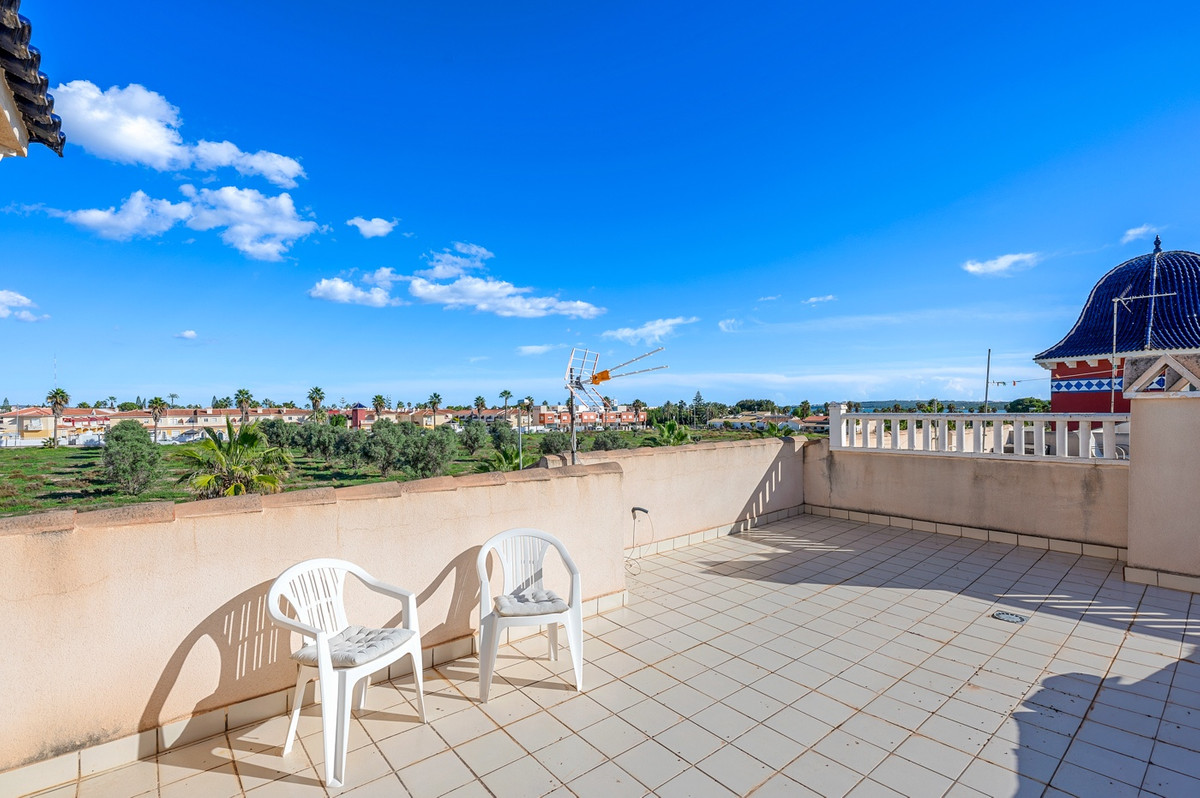 Se vende Apartamento en Planta Última de 2 dormitorios en Costa Blanca, Alicante, España