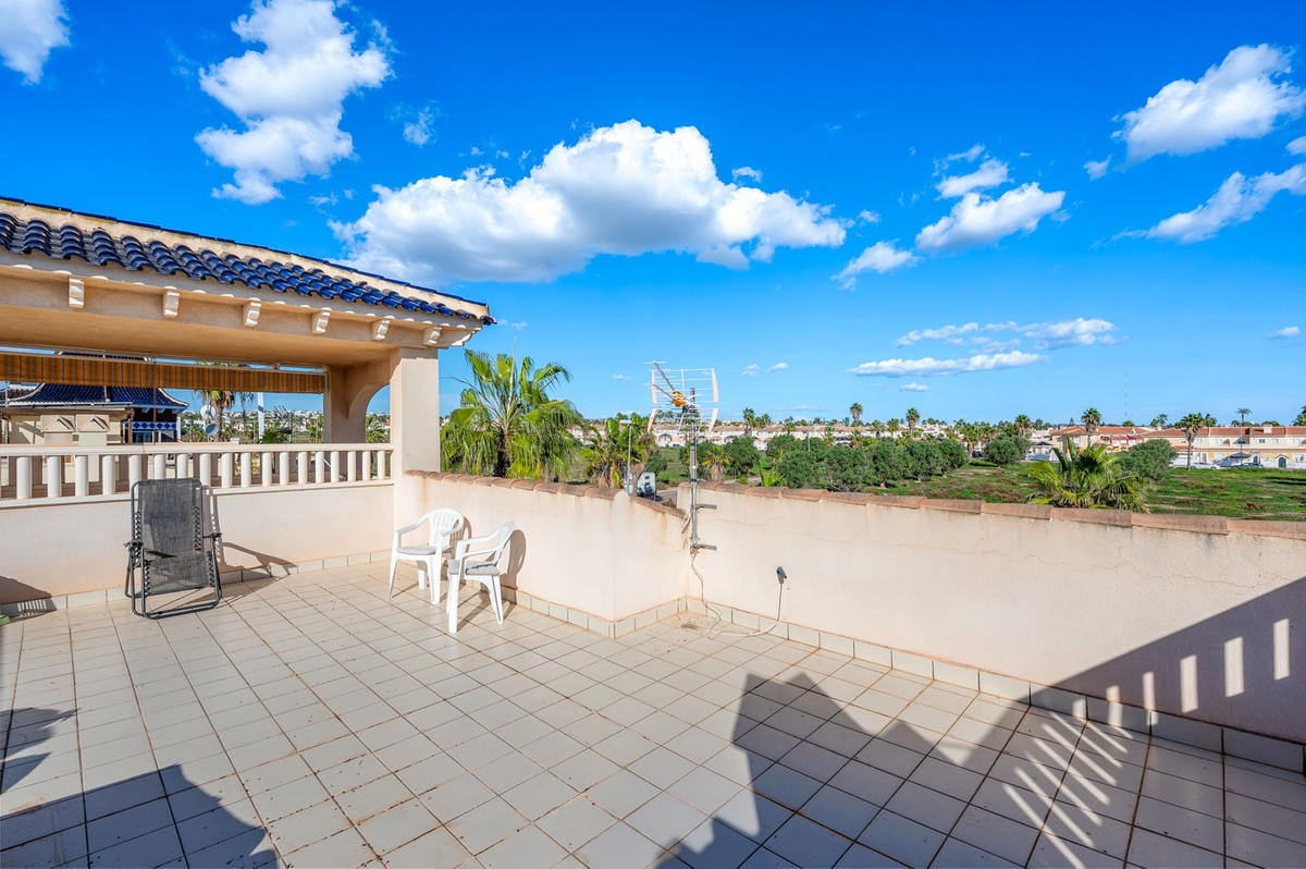 Se vende Apartamento en Planta Última de 2 dormitorios en Costa Blanca, Alicante, España