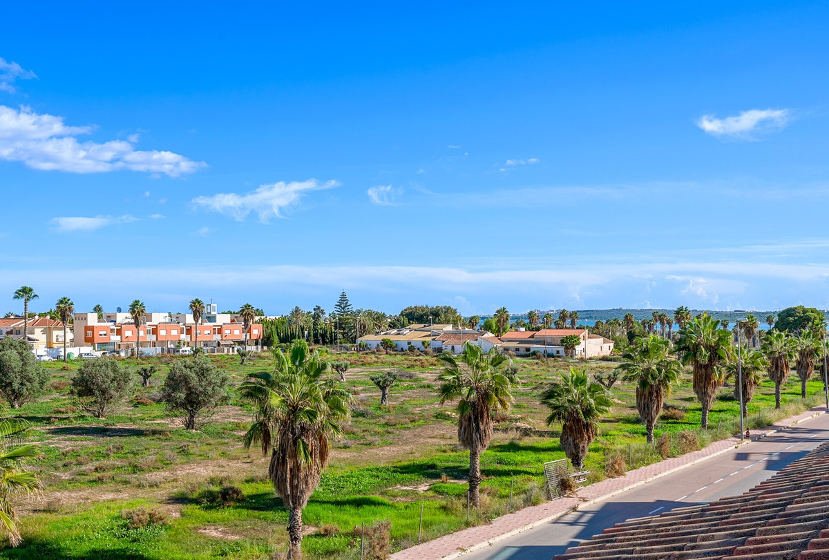 Se vende Apartamento en Planta Última de 2 dormitorios en Costa Blanca, Alicante, España