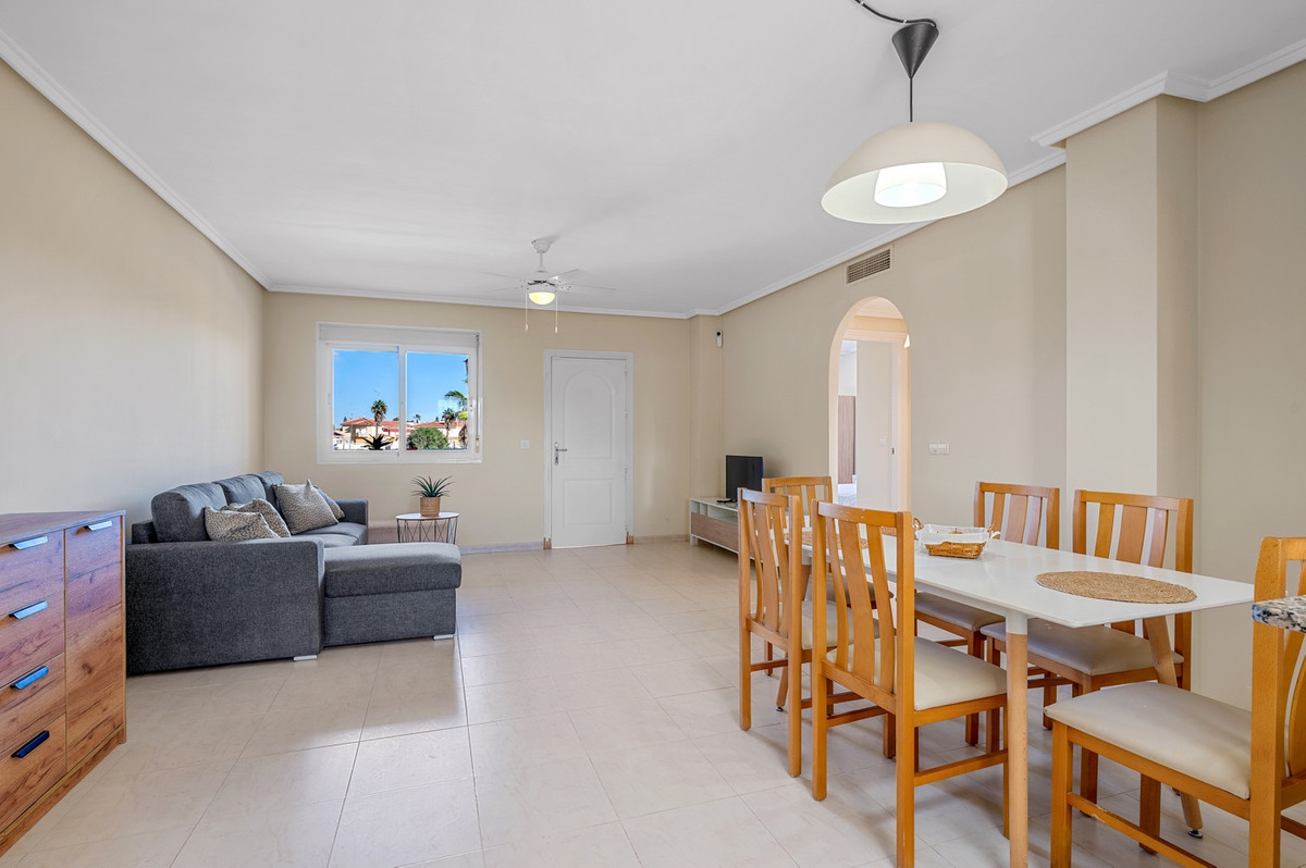 Se vende Apartamento en Planta Última de 2 dormitorios en Costa Blanca, Alicante, España