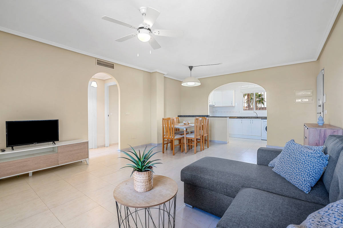 Se vende Apartamento en Planta Última de 2 dormitorios en Costa Blanca, Alicante, España