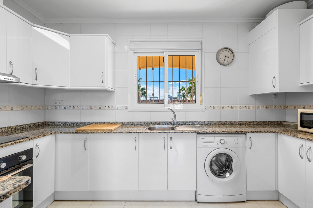 Se vende Apartamento en Planta Última de 2 dormitorios en Costa Blanca, Alicante, España