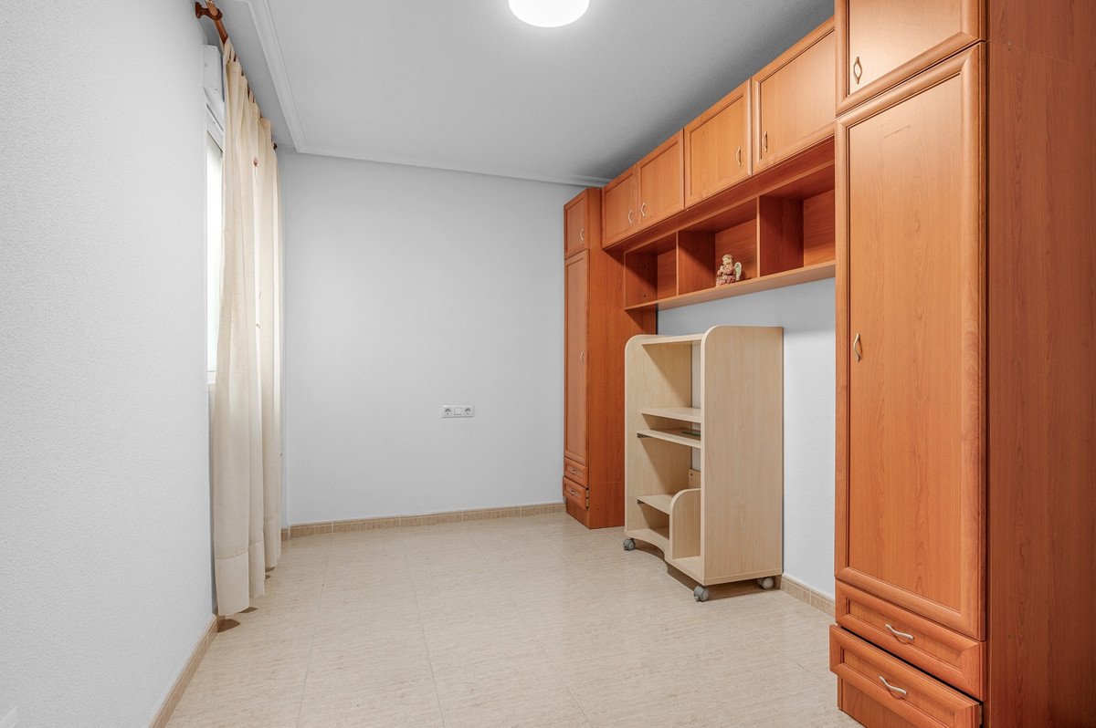 Se vende Apartamento Planta Media de 2 dormitorios en Costa Blanca, Alicante, España