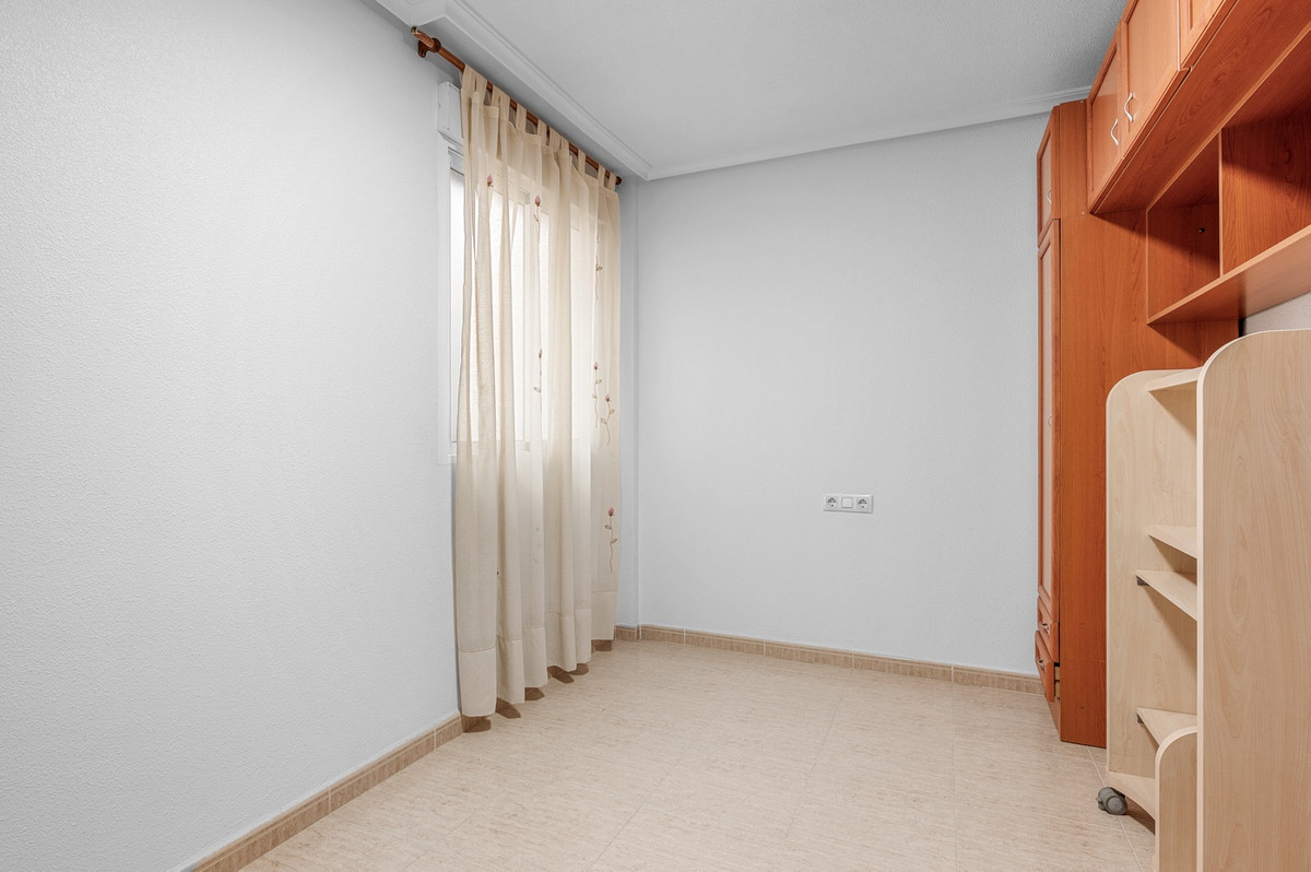 Se vende Apartamento Planta Media de 2 dormitorios en Costa Blanca, Alicante, España
