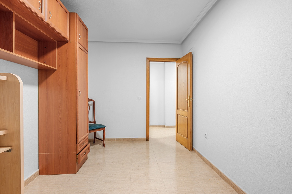 Se vende Apartamento Planta Media de 2 dormitorios en Costa Blanca, Alicante, España