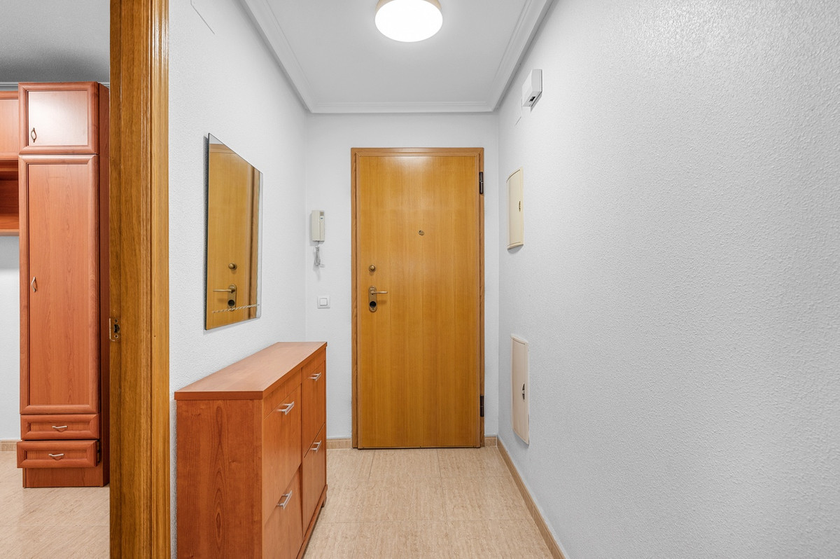 Se vende Apartamento Planta Media de 2 dormitorios en Costa Blanca, Alicante, España
