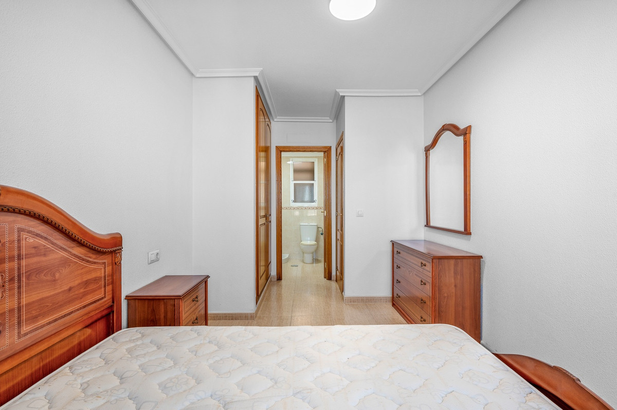 Se vende Apartamento Planta Media de 2 dormitorios en Costa Blanca, Alicante, España