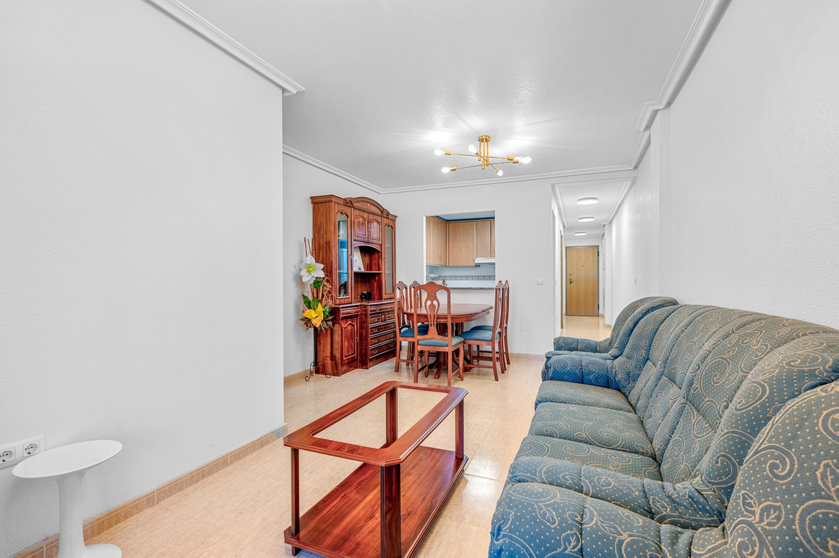 Se vende Apartamento Planta Media de 2 dormitorios en Costa Blanca, Alicante, España