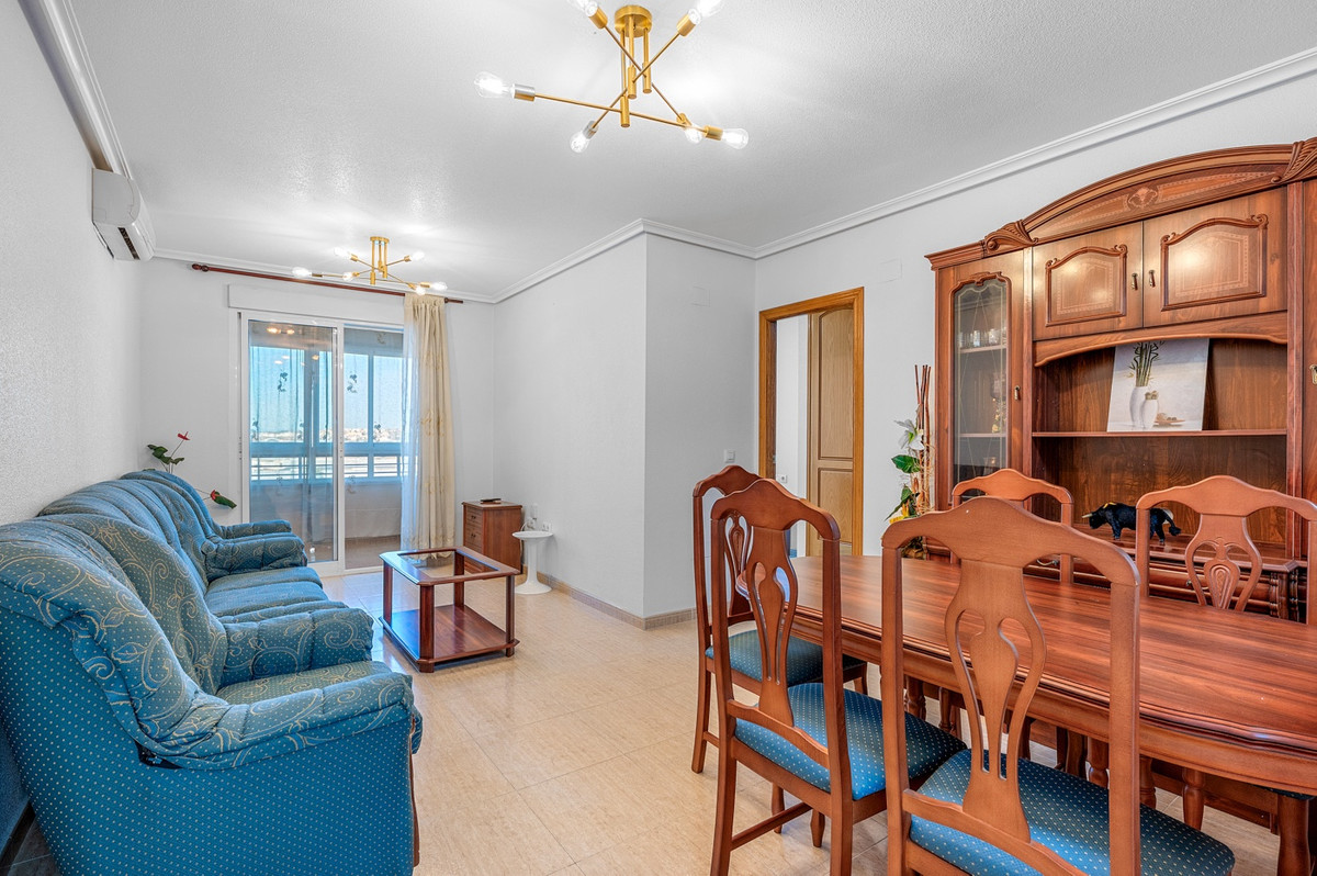Se vende Apartamento Planta Media de 2 dormitorios en Costa Blanca, Alicante, España