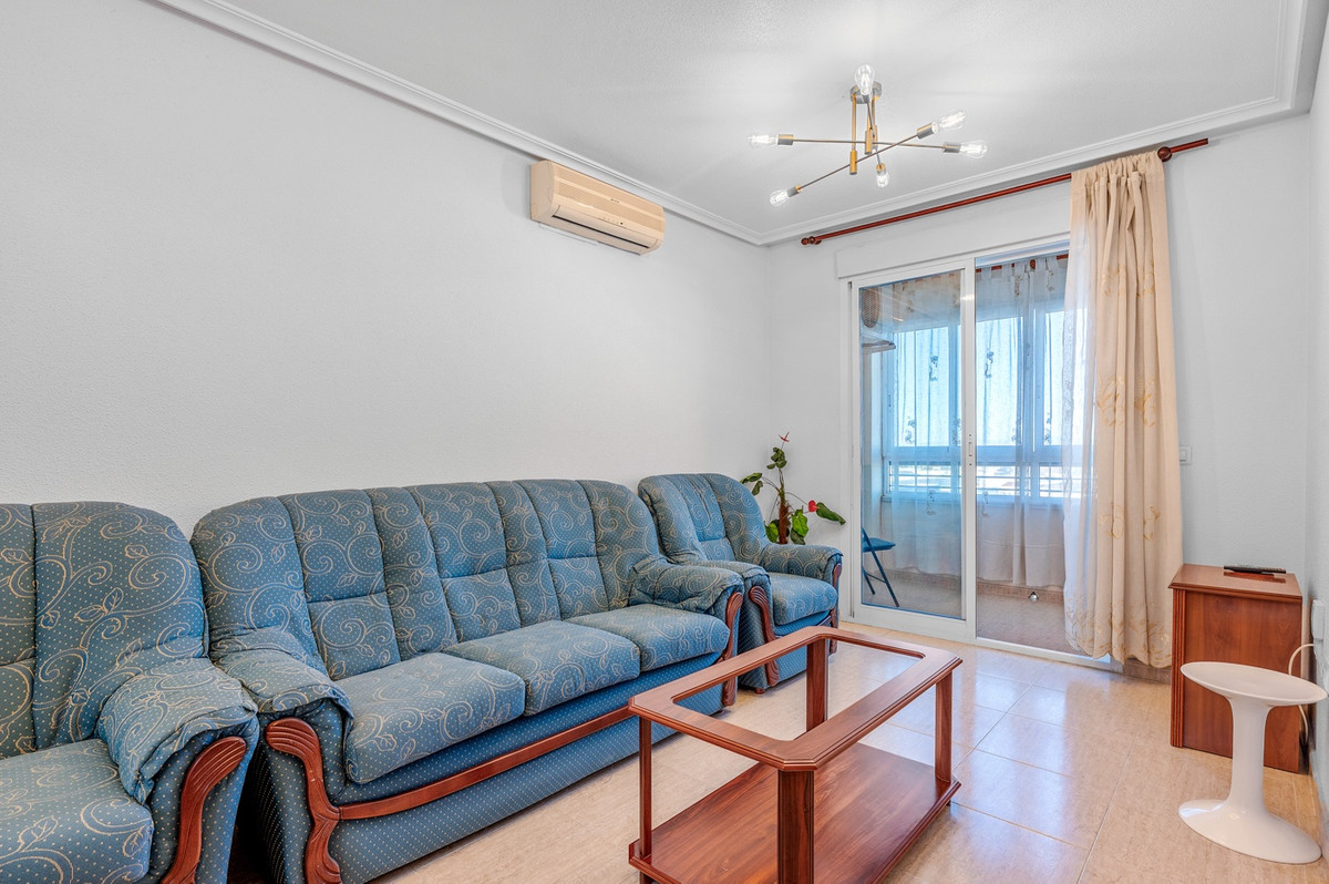 Se vende Apartamento Planta Media de 2 dormitorios en Costa Blanca, Alicante, España