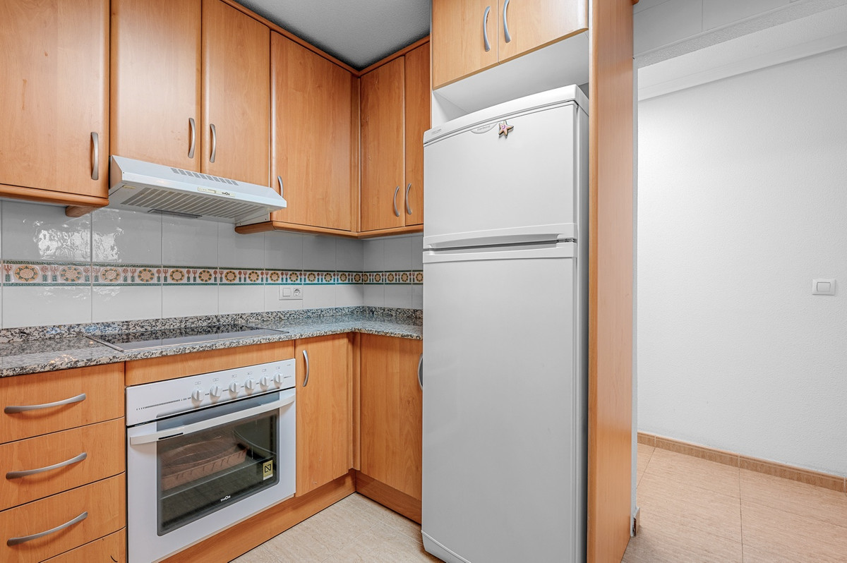 Se vende Apartamento Planta Media de 2 dormitorios en Costa Blanca, Alicante, España